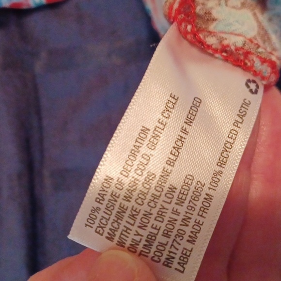 🍭🌺Red and Blue Sleeveless Overall Shorts - Picture 7 of 9